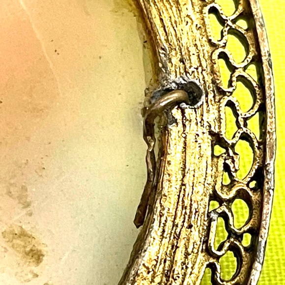 Genuine Cameo Pretty Lady Shell Brooch - Picture 6 of 8